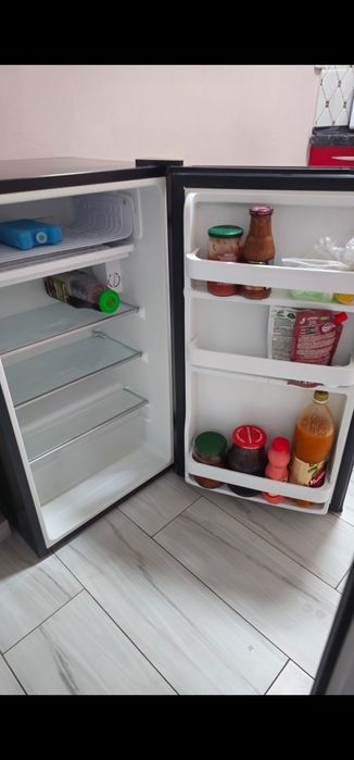 Продаётся холодильник маленький за 60.000