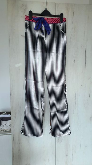 Pantaloni pijama satin Hunkemöller S dungi alb negru buzunare funda lenjerie satin lounge