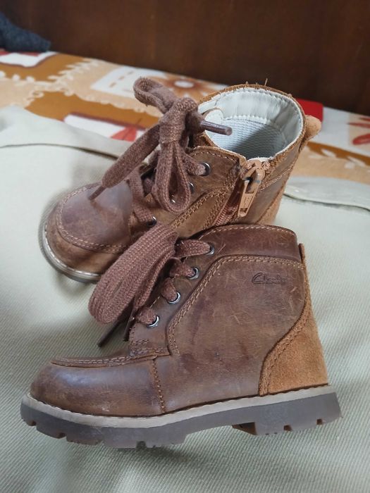 Бебешки зимни боти на Clarks