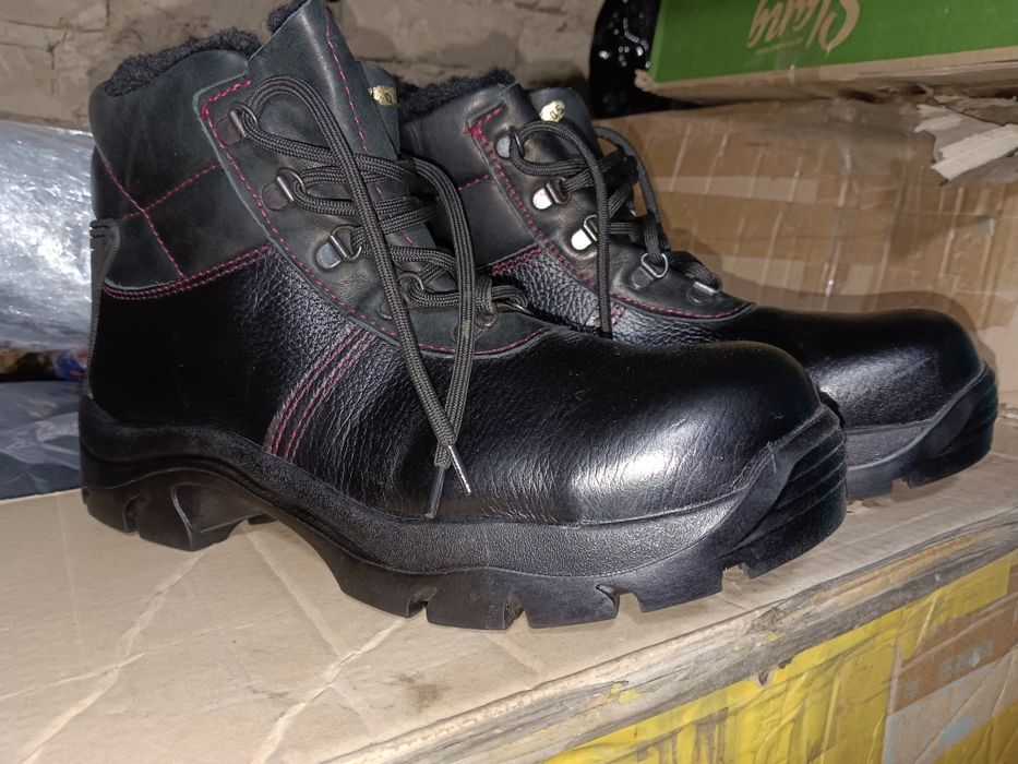 Продам отличные боты