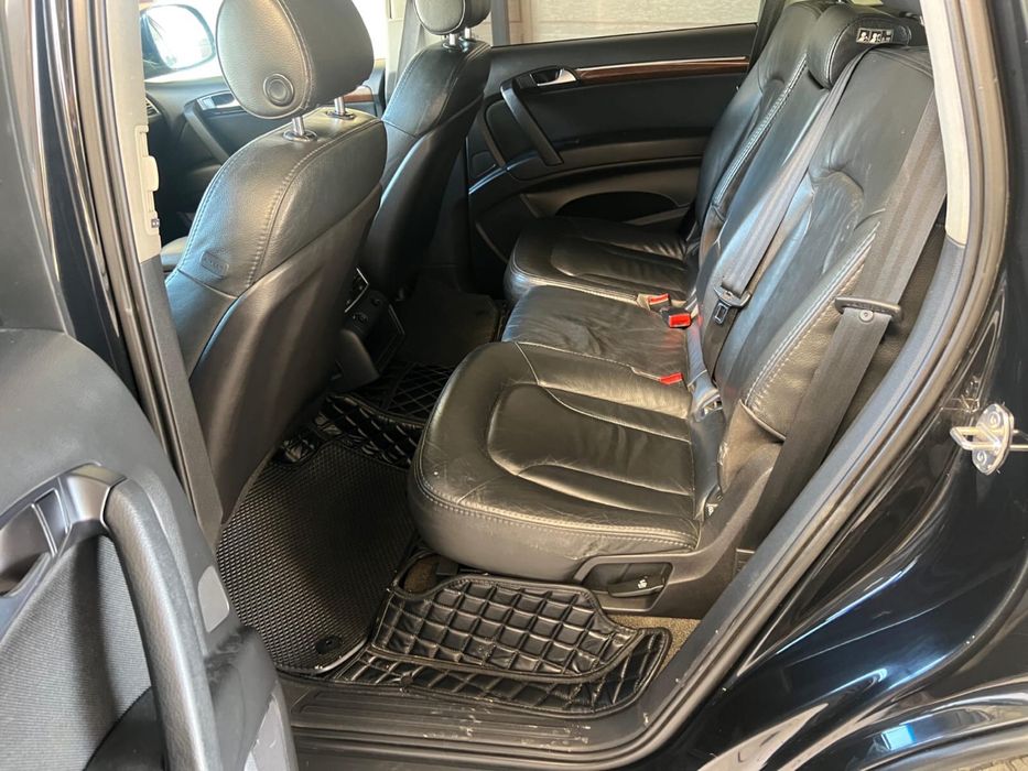 Ауди Q7 автомобиль