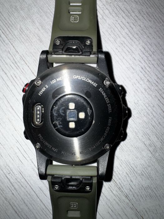 Часовник Garmin Fenix 5