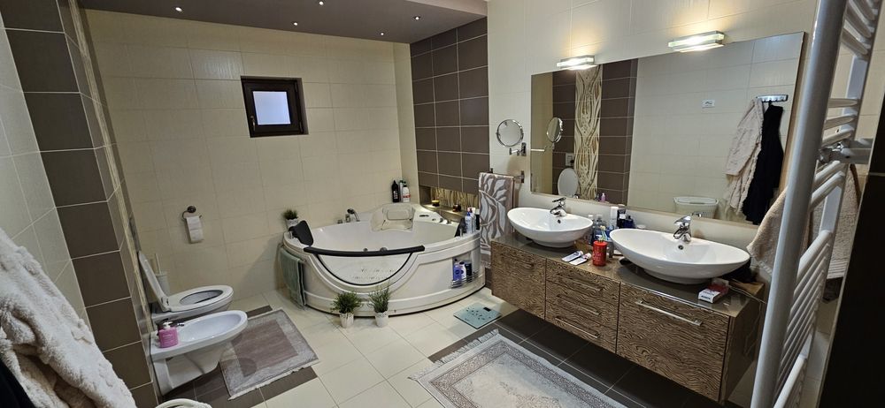 Inchiriez casă deosebită