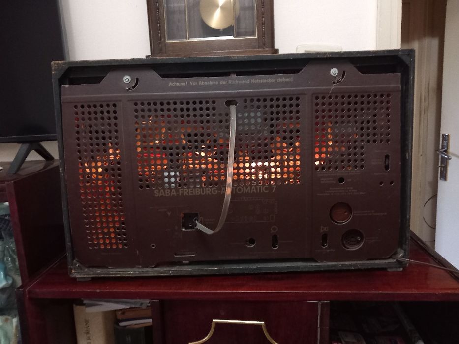 Aparat de radio cu lampi,  Saba feiburg automatic 7