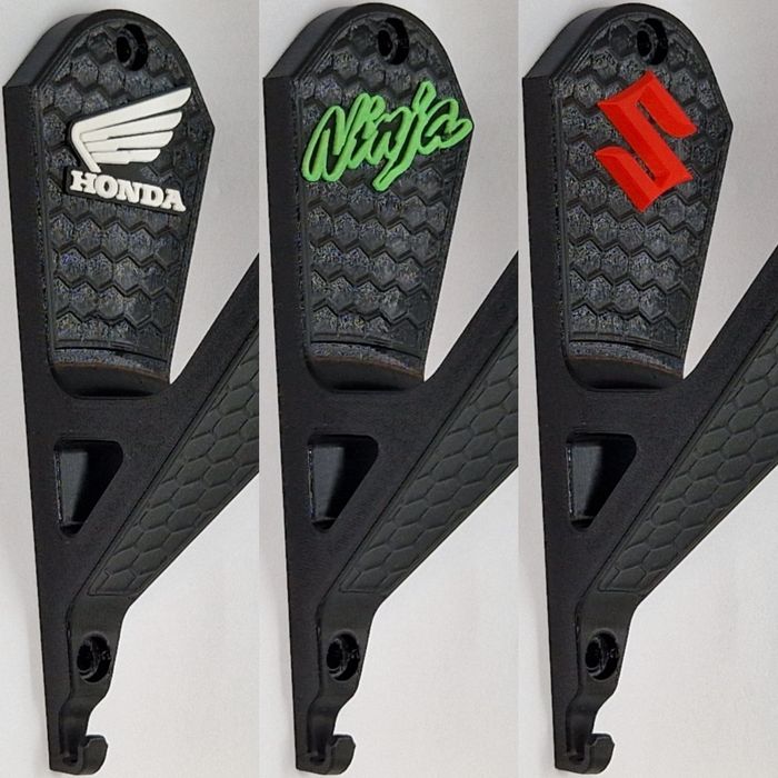 Закачалки за мото каски и якета с ваше лого