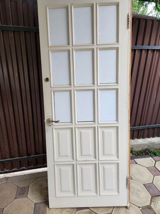 Продам двери б/у деревянные
