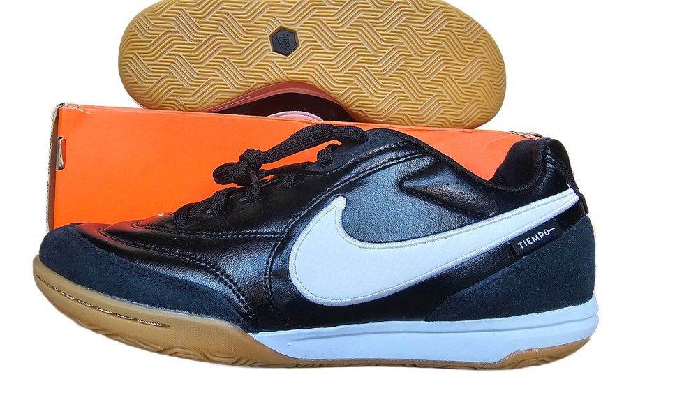 Ghete fotbal sala NOI Nike Tiempo Streetgato marimea 40,5 Piele Natur