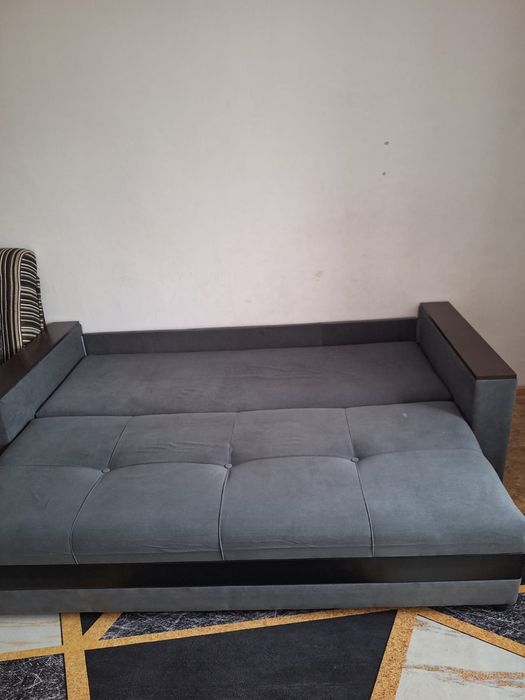 Продам диван срочно
