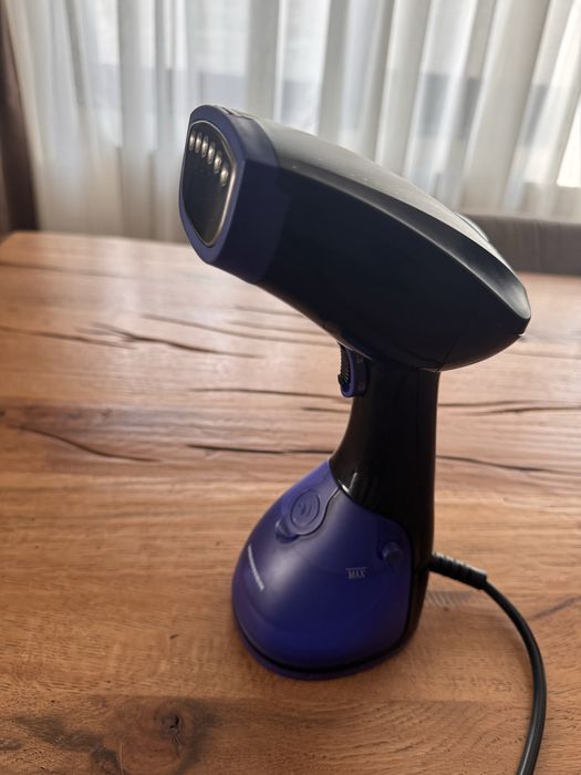 Aparat de calcat vertical cu aburi Heinner