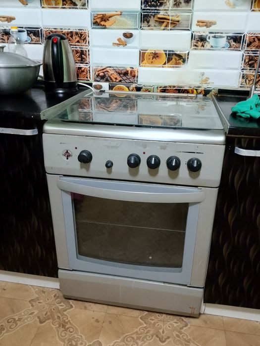 Продам газ, с духовкой.