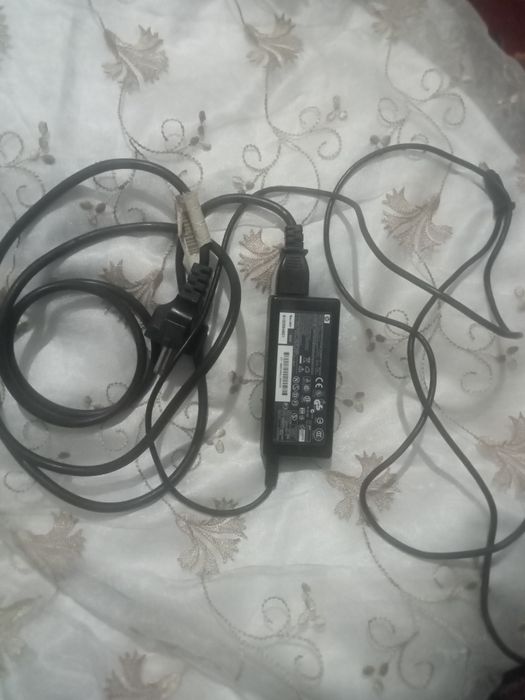 Зарядник для ноутбука