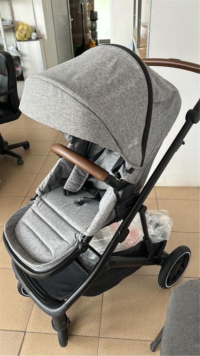 детска количка Britax Romer - Strider M в цвят Elephant Grey.