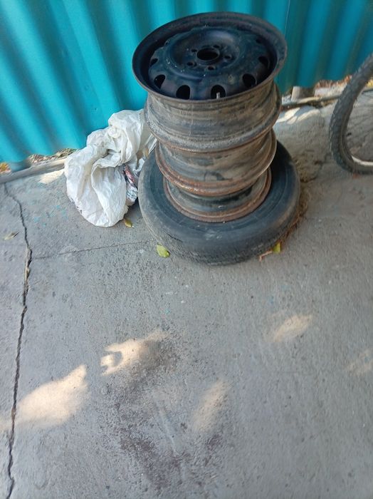 Продам  колеса и запчасти