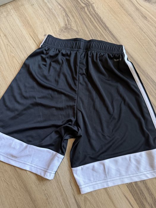 Оригинални нови  два цвята мъжки къси панталони Adidas ! XS