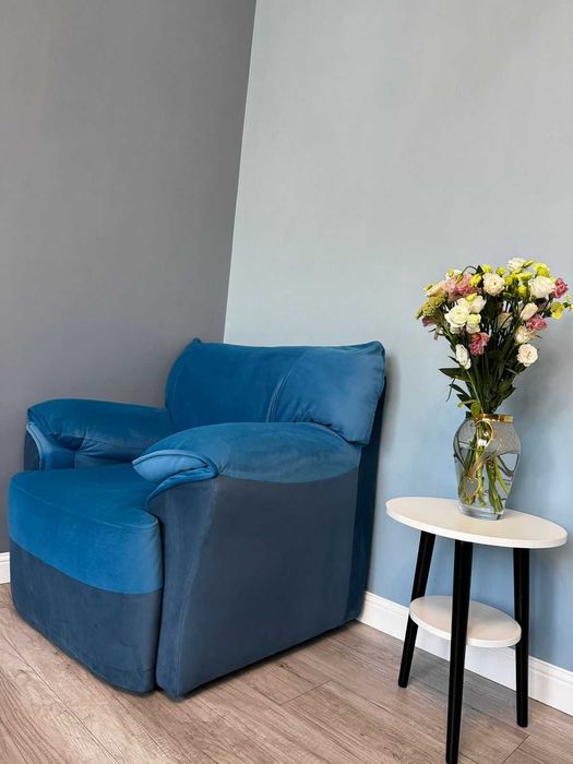 Мягкий уголок, кресло, пуф.