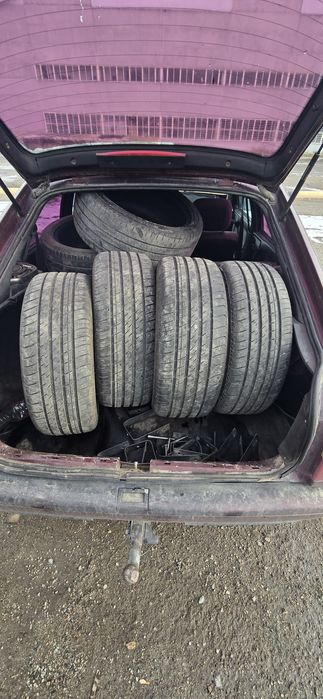 Продам резину почти новая один сезон ездили
