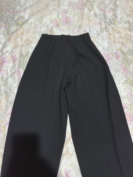 Черен баги панталон Stradivarius