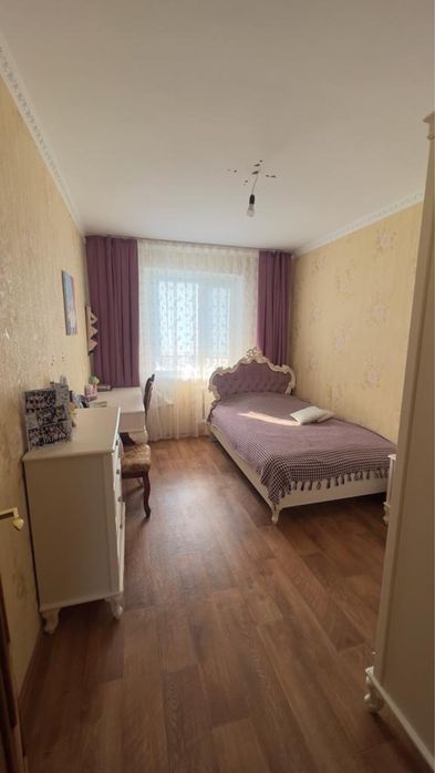 Продам спальный гарнитур