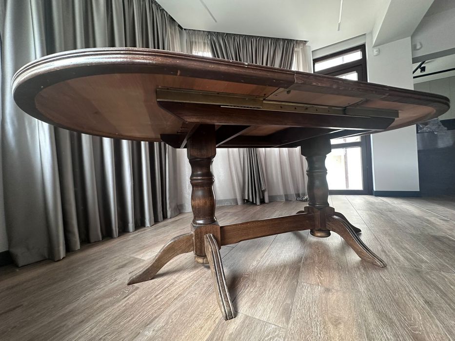 Разтегателна дървена трапезна маса