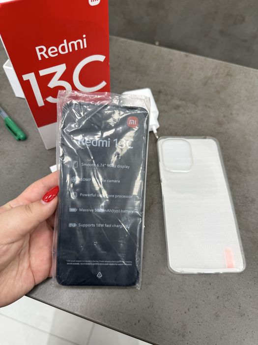 Продам новый телефон redmi 13C