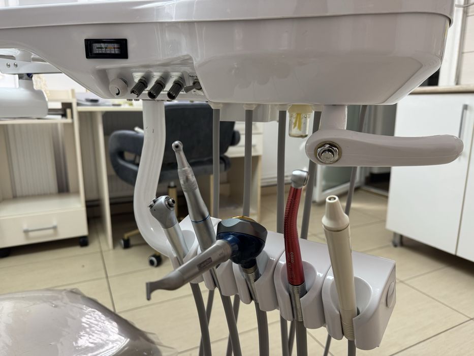 Unit dentar ( scaun stomatologic )