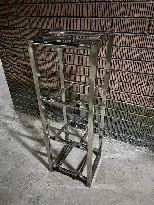 Подставка для бутылей с водой