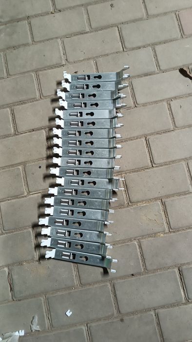 Крепление для панельных радиаторов