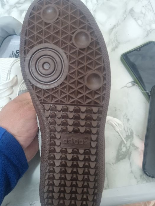 Адидас кеды макасы
