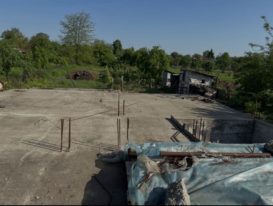 Teren intravilan cu fundatie si beci, Cocorasti Grind Prahova