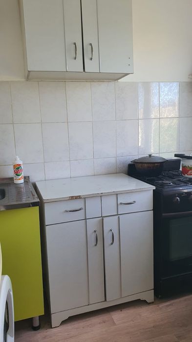 Кухонный шкаф сатылады