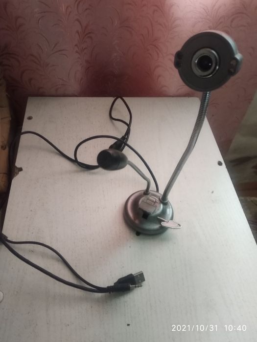 Продам веб-камеру с микрофоном в комплекте