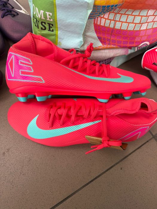 Ghete fotbal Noi originale diferite marimi si modele