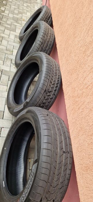 Vând cauciucuri de vară Bridgestone 225/55/R18