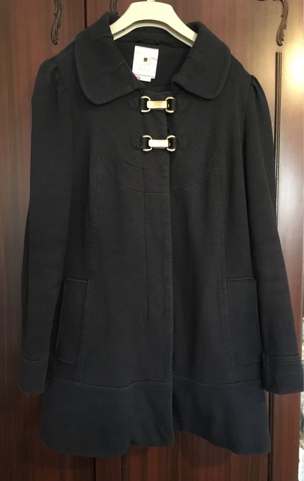 Тъмно синьо палто