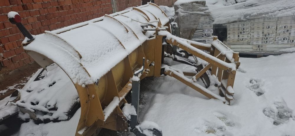 Vând lama de dezapezire electro hidraulica