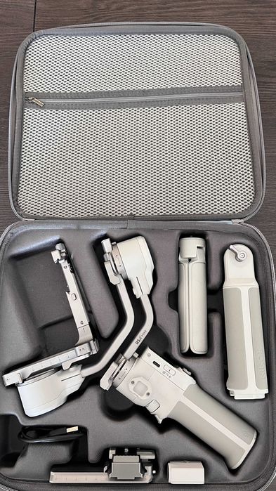 Стабилизатор: DJI RS 4 Mini Combo