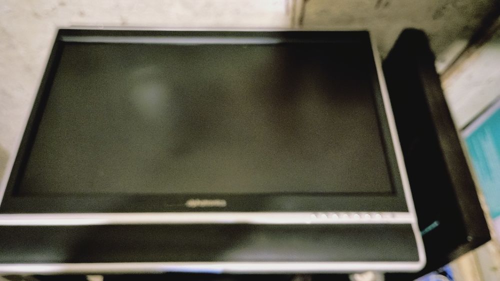 Телевизор 22 инча