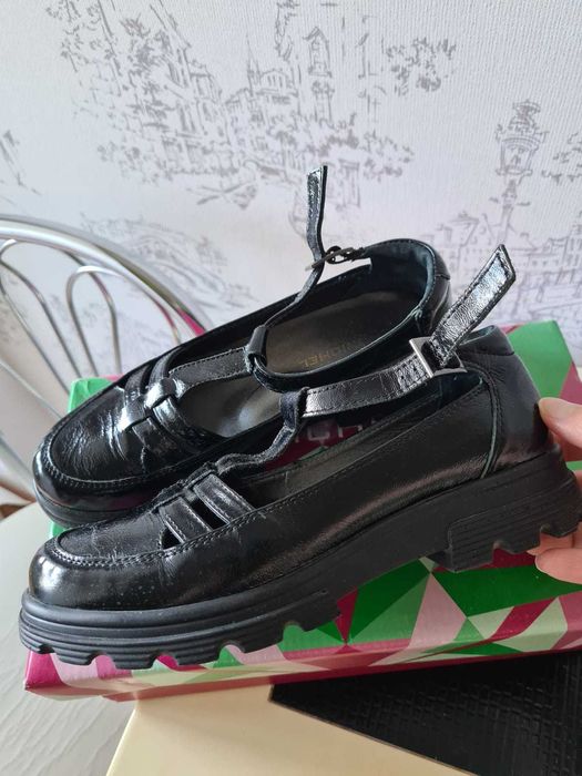 Туфли  для девочки 34 р