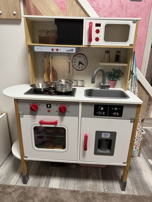 Детска кухня - дървена
