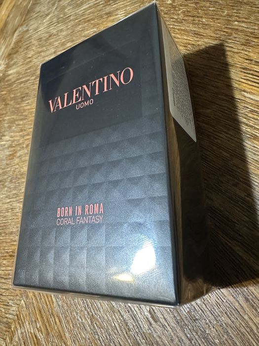 Cutie originala parfum Valentino Uomo Born in Roma Coral Fantasy
