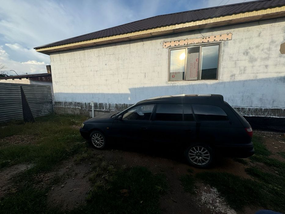 Продам машину Toyota Caldina