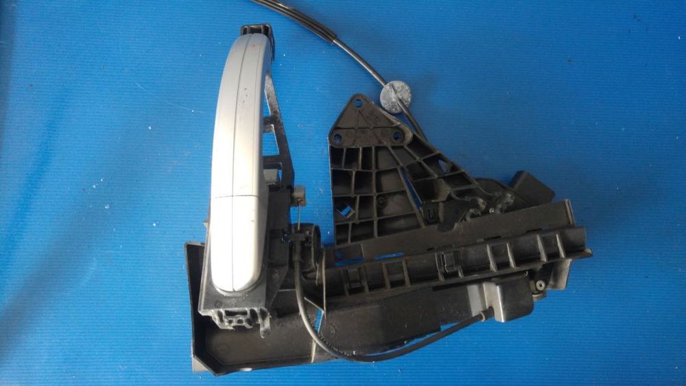 broasca cu maner exterior usa dreapta fata ford focus 2 break 7m5ar21812aa