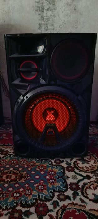 Продам мощную колонку LG XBOOM CJ98