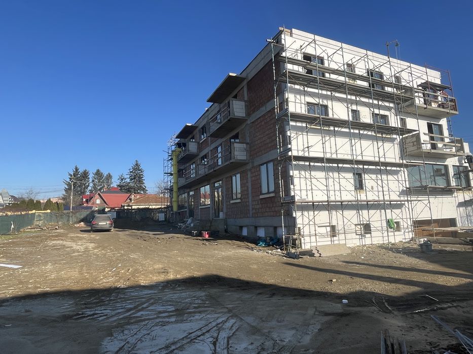 Apartamente noi cu parcare privata