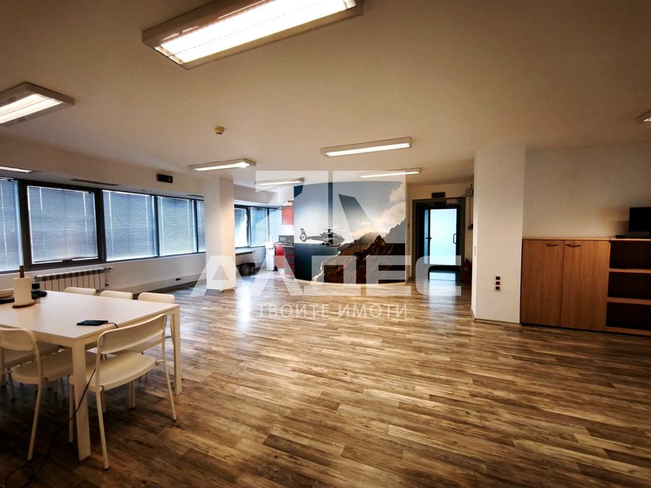 Дава се под наем Офис в София, Младост 4 - 336 кв.м за 2090.49 € - Снимка #2