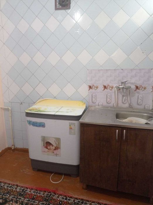 Qizarga kunlik oylik ijaraga kvartira bor. Bezxazayka