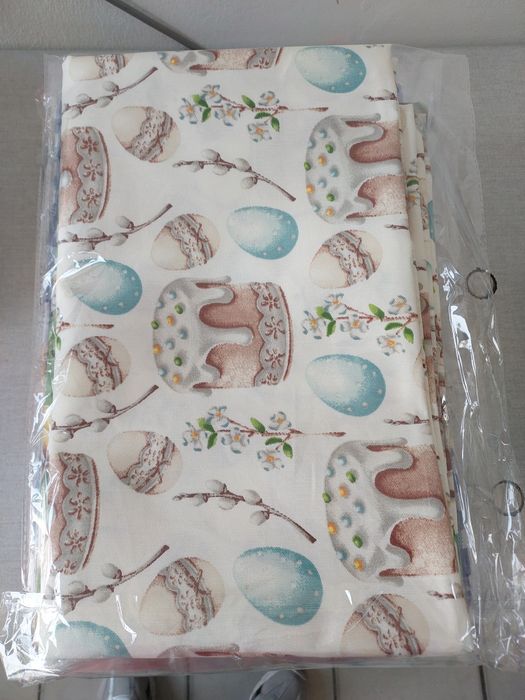 Față de masă cu motive Pascale