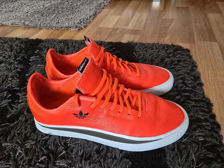 Vand tenesi adidas piele