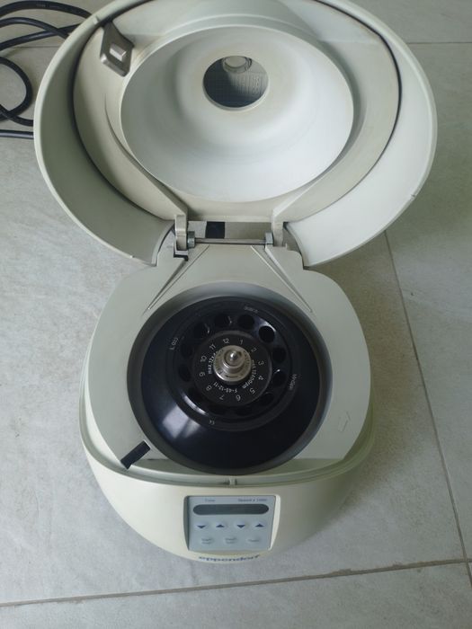 Центрифуга Eppendorf Mini Spin медицинское. Лабораторное.