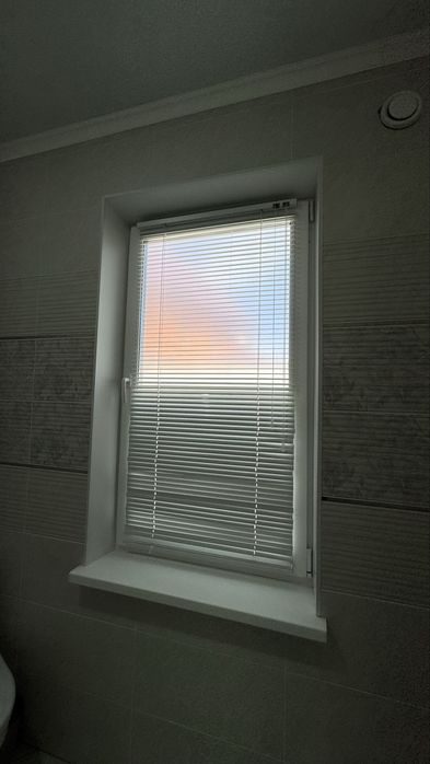 Железные шторки жалюзи